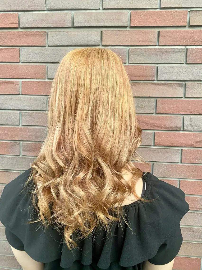 セミロング カラー ハイトーンカラー ヘアカラー トリートメント 🦋店長🦋 ほんさわ みずきのヘアスタイル