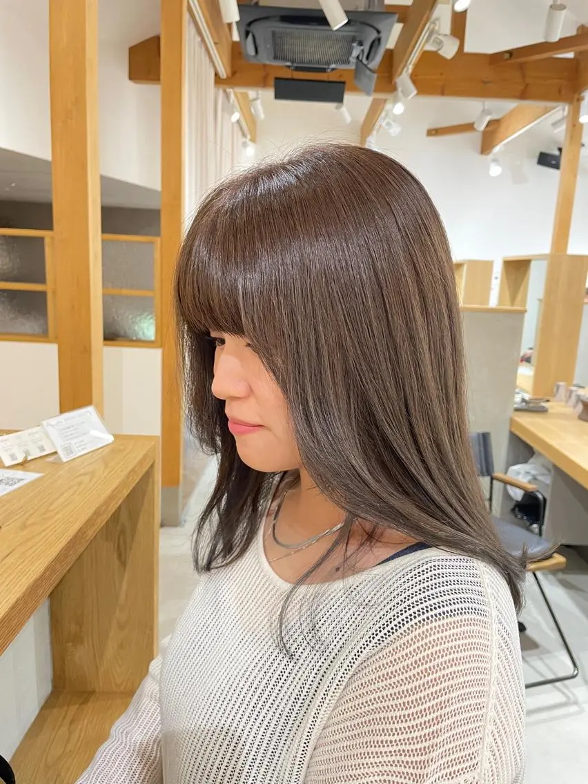セミロング カラー タケウチ サトミのヘアスタイル