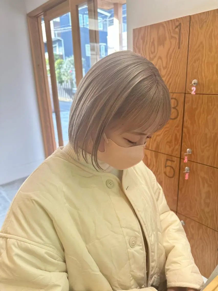 ショート カラー 中山 まどかのヘアスタイル