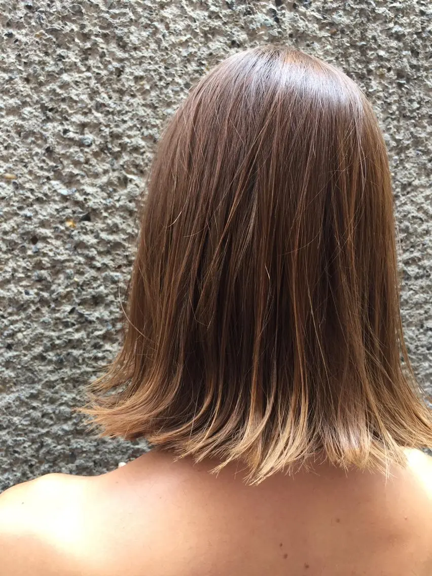 ミディアム カラー ハイライトカラー ボブ ハイライト 外ハネヘア ニシムラ コウイチのヘアスタイル