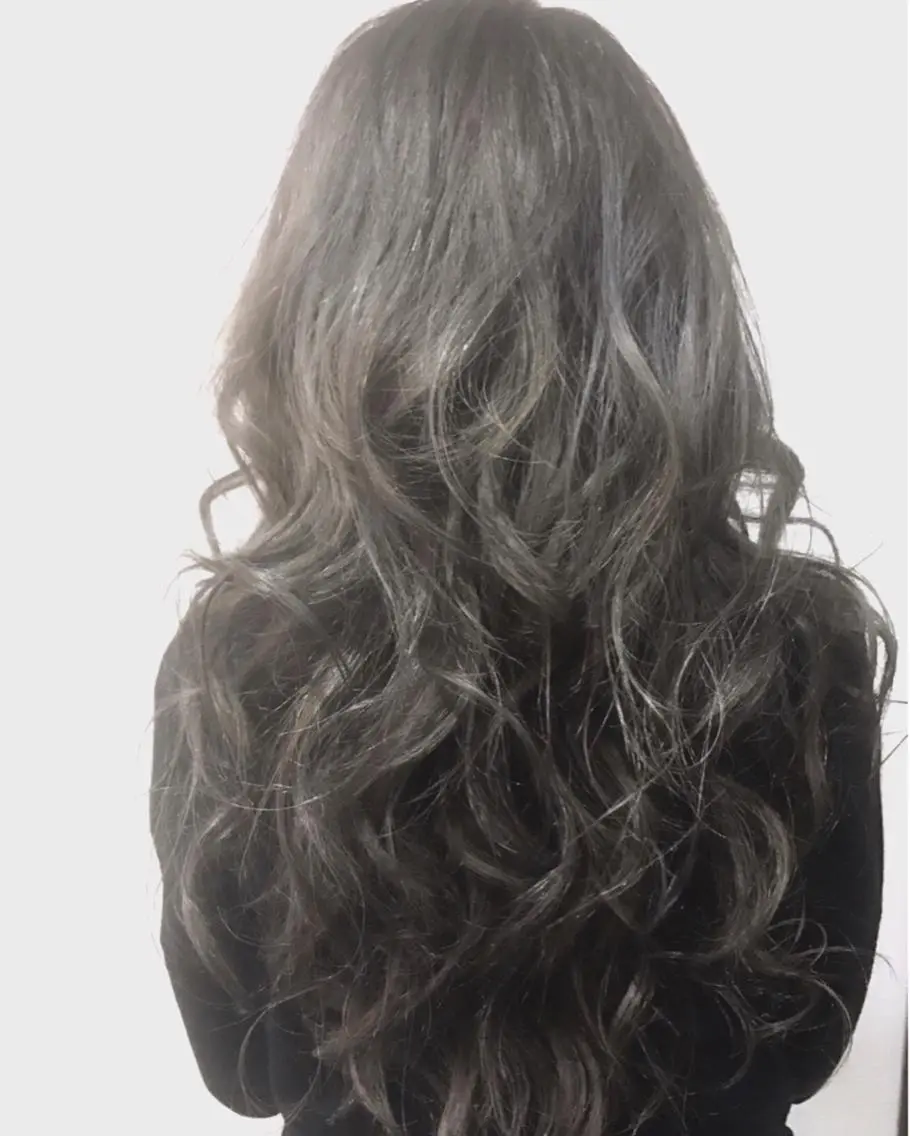 ロング カラー レイヤーカット匠 イソザキノリユキのヘアスタイル