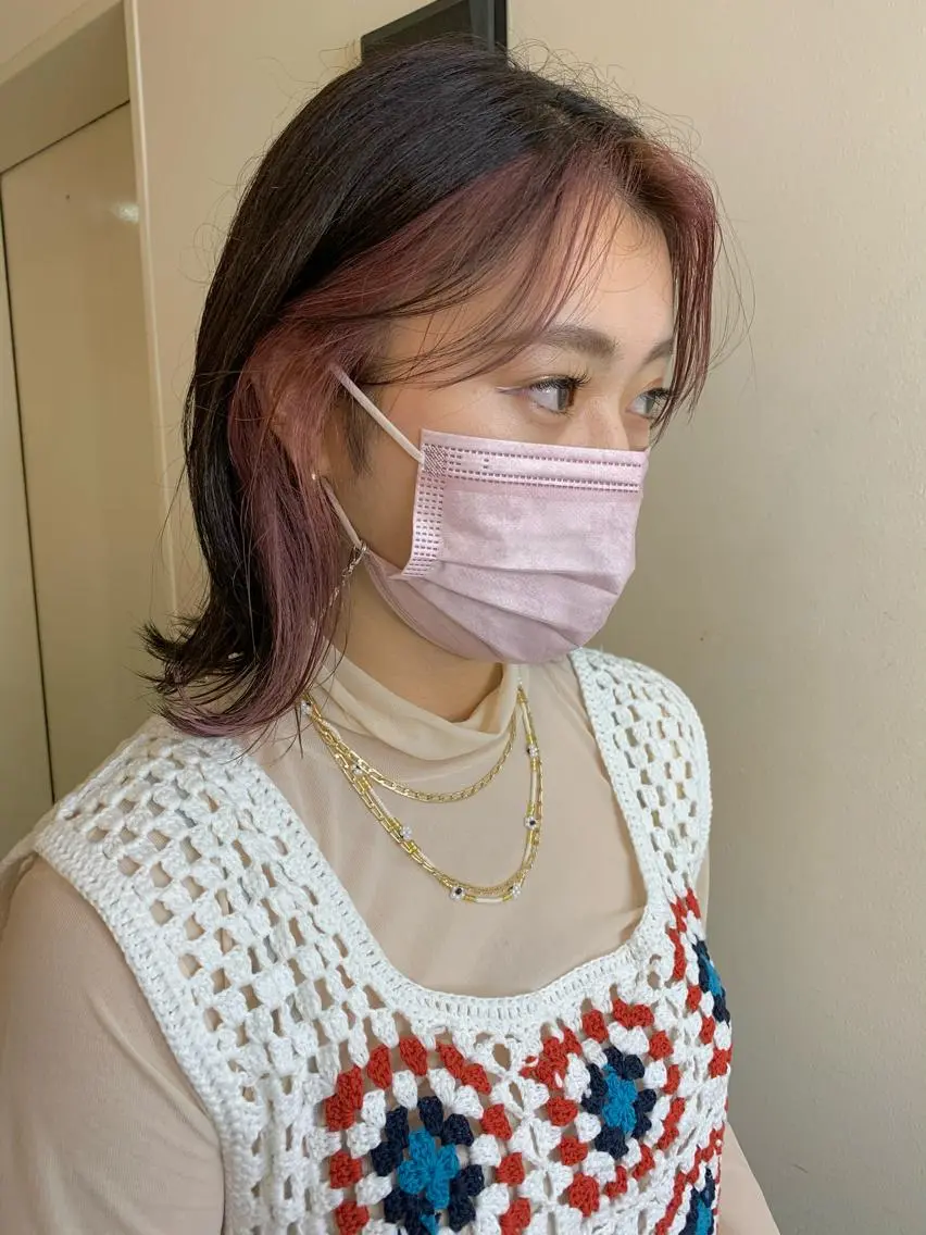 ミディアム カラー ミストバング フェイスフレーミング ピンクカラー カット ヘアカラー トリートメント 桃果 momokaのヘアスタイル