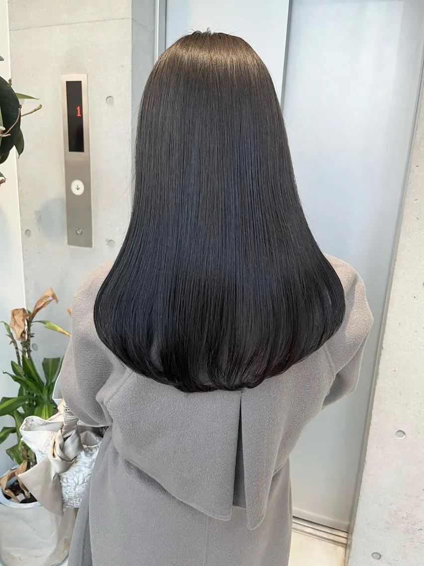 ロング カラー パーマ ヘアアレンジ カット ヘアカラー トリートメント 透明感/オリーブ/ グレージュ/YUKAのヘアスタイル