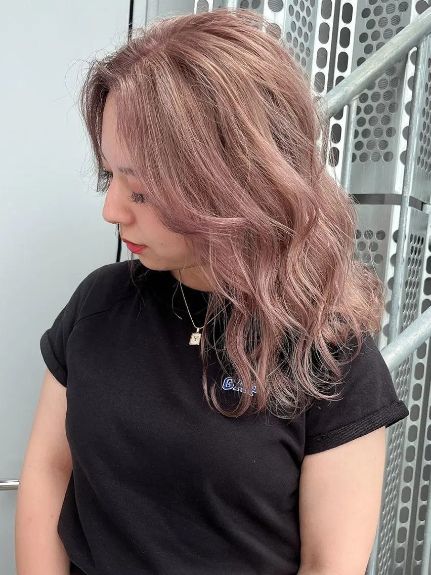 セミロング ヘアアレンジ パーマ カラー ベージュカラー ハイトーンカラー ピンクカラー ピンクベージュ カット ヘアカラー トリートメント ITbyALBUM 下北沢店のヘアスタイル