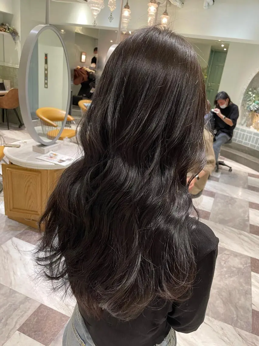 カラー 黒髪 ヘアカラー 木屋元一/縮毛矯正 /前髪/レイヤーのヘアスタイル
