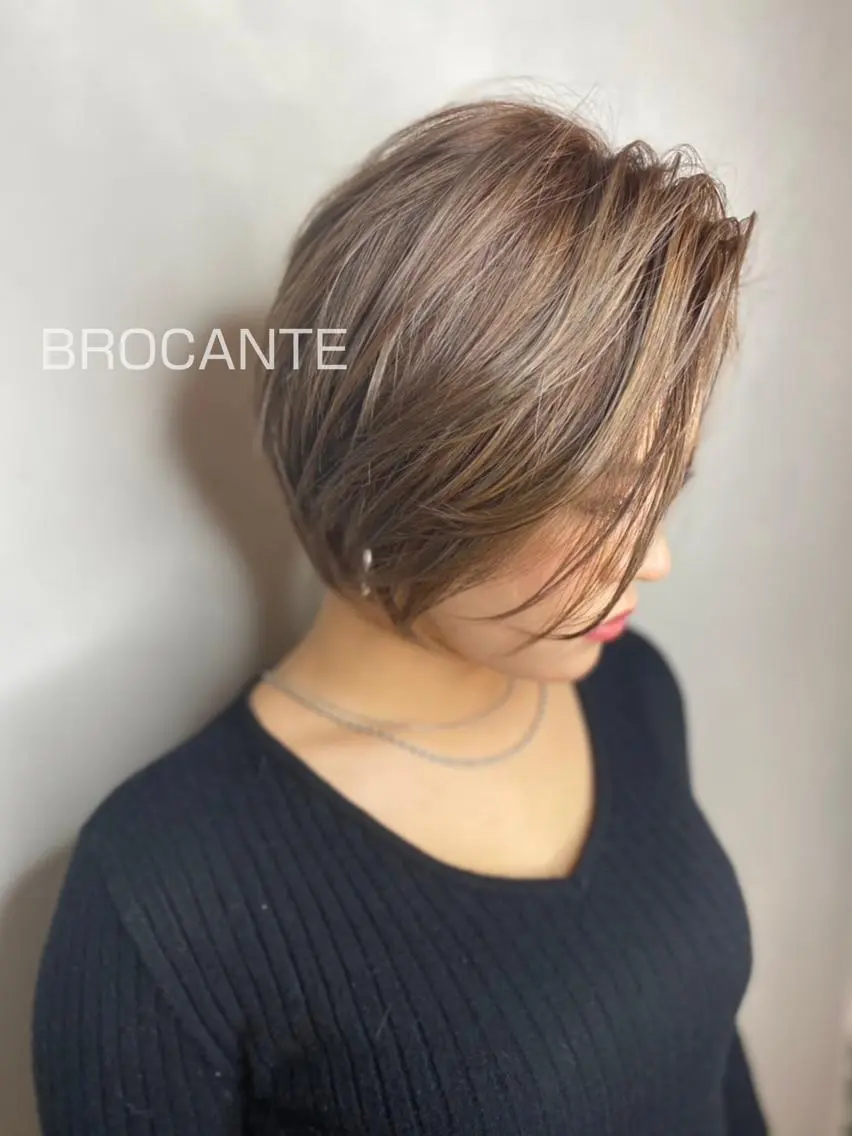 ショート カラー ショートボブ ベージュカラー 透明感カラー ハイライトカラー ボブ ヘアカラー BROCANTE立川 karasawa.nのヘアスタイル