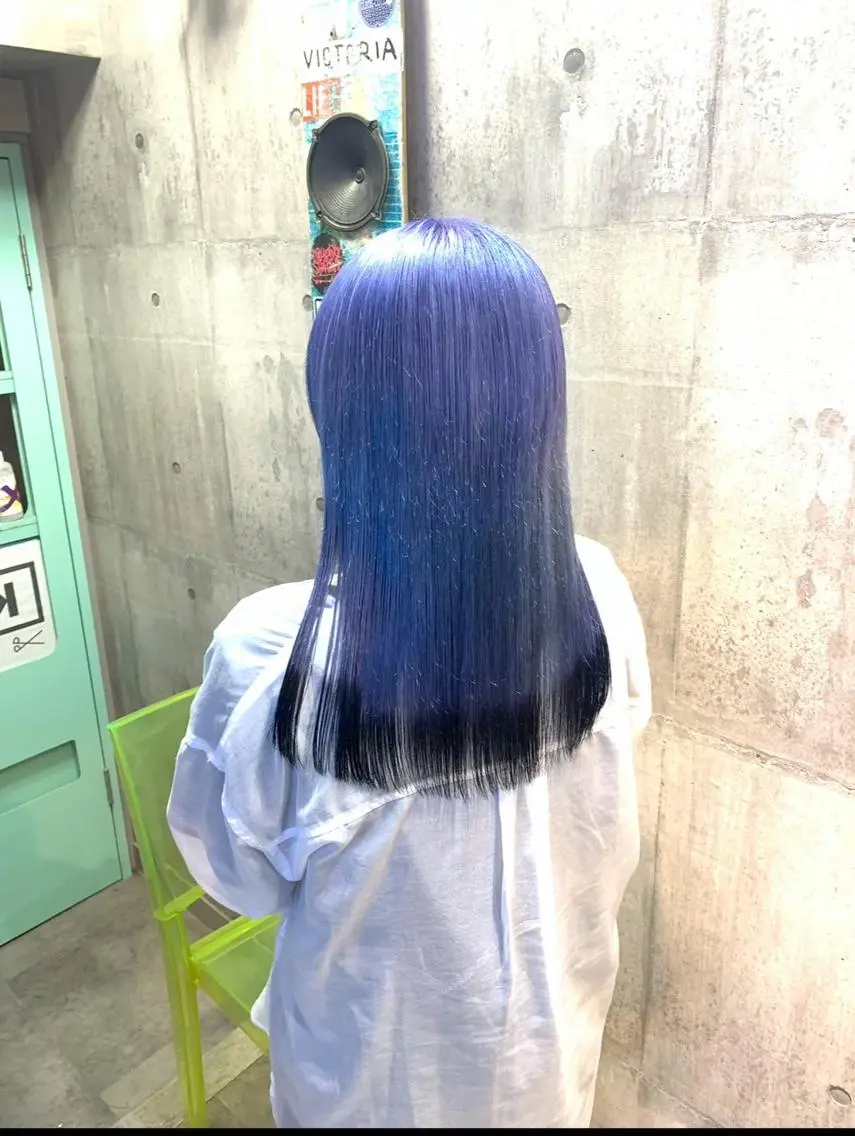 ミディアム カラー ウルフカットデザイン カラー特化アールイーのヘアスタイル
