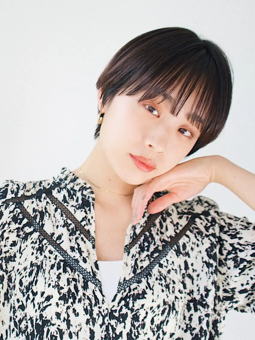 ショート 切りっぱなしボブ ショートボブ ボブ ハイライト シースルーバング 髪質改善/茅ヶ崎 マツモト リョウのヘアスタイル