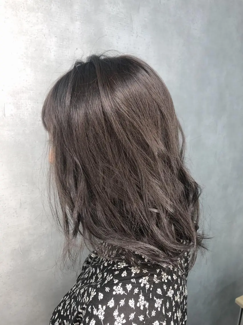 ミディアム カラー ヘアアレンジ アッシュ グレージュ universe tokyoのヘアスタイル