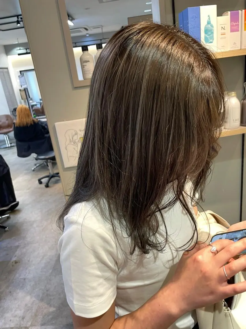 ロング カラー ベージュカラー ハイライトカラー オリーブベージュ ハイライト 浦野 剛志のヘアスタイル