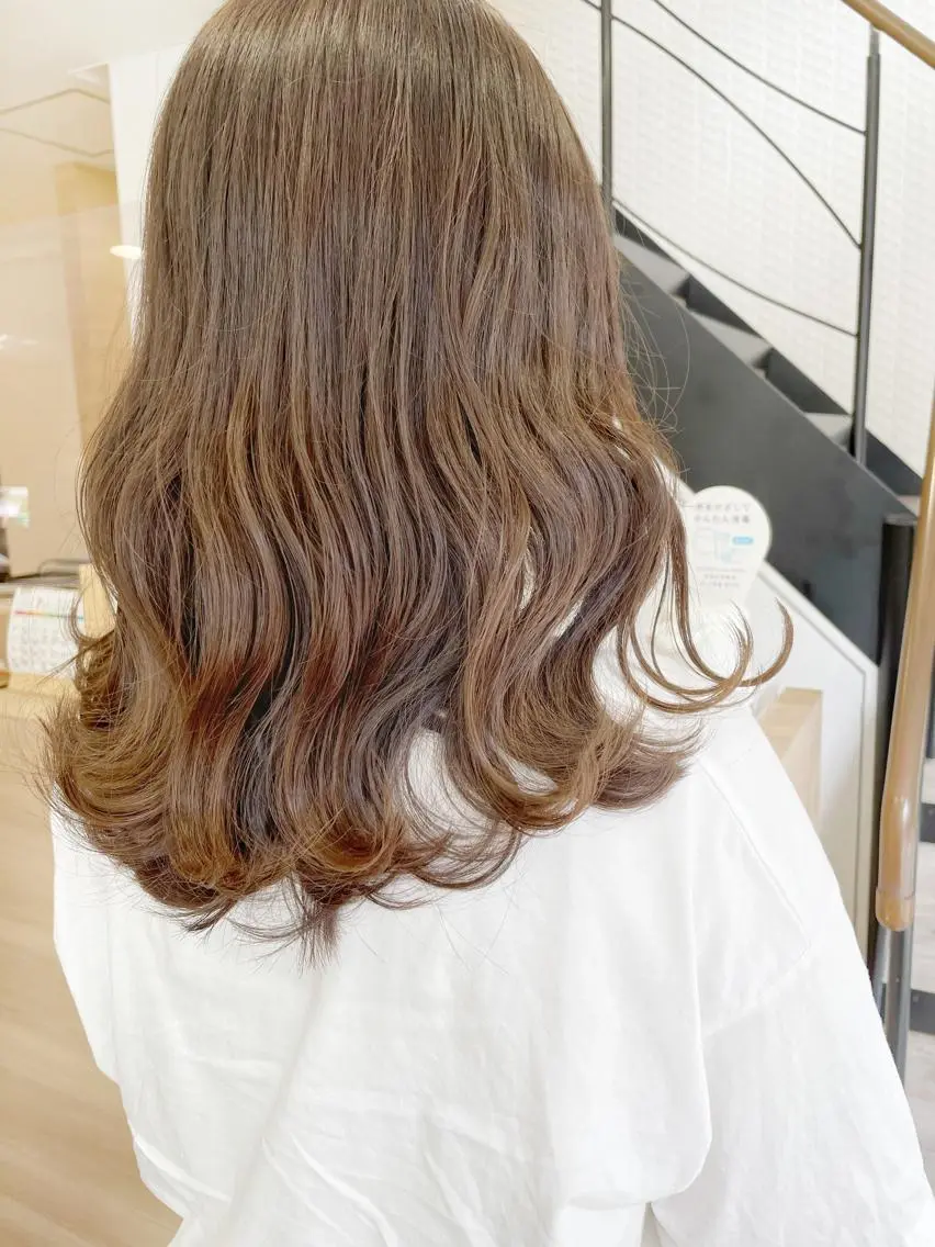 ミディアム カラー ベージュカラー 高尾亮輔/ ボブ特化美容師のヘアスタイル