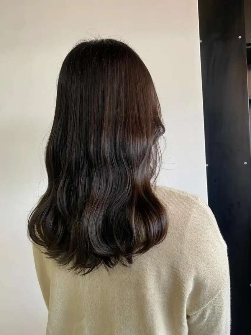 セミロング yuu/髪質改善 カラー🌛のヘアスタイル