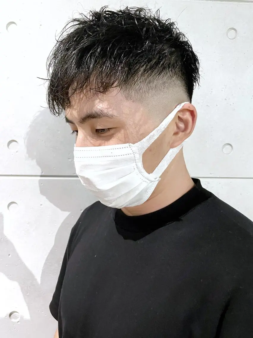 ショート パーマ メンズ フェードカット メンズパーマ スパイラルパーマ メンズヘア特化 崎田 成人のヘアスタイル