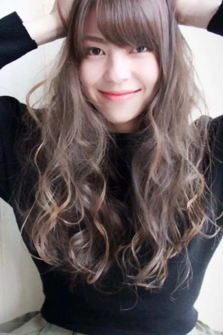 ロング カラー 日高 香織のヘアスタイル