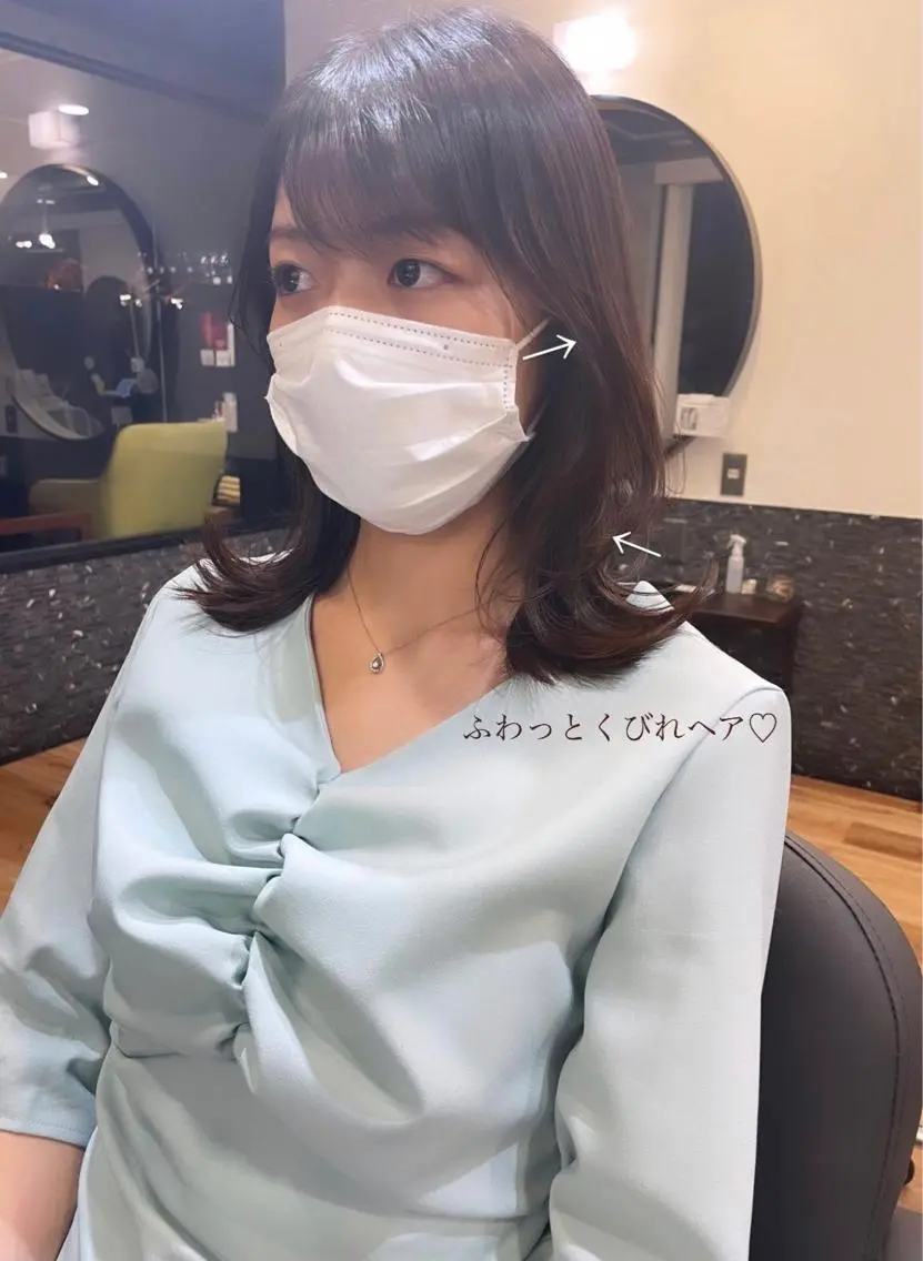 ミディアム カット レイヤーカット、 大人可愛い　中村美羅のヘアスタイル