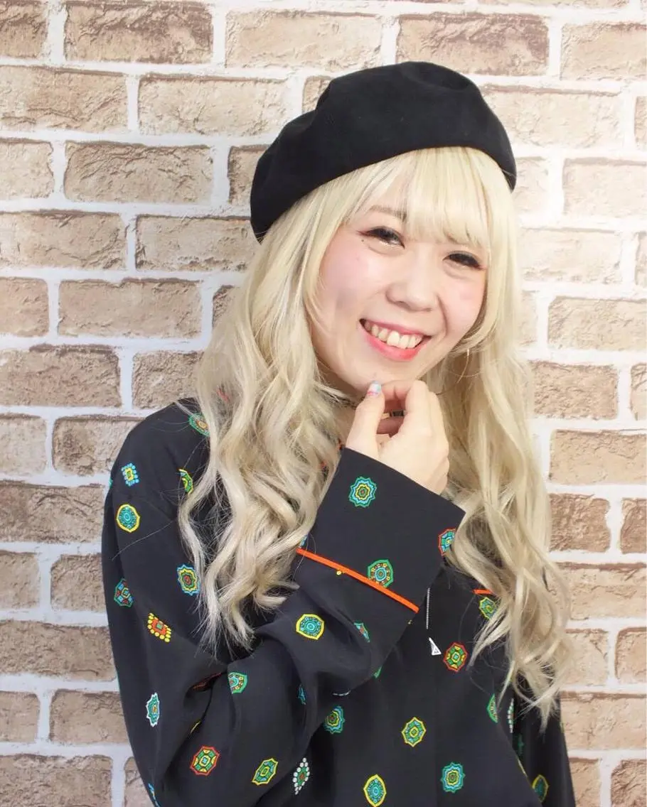 ロング ヘアアレンジ 毛穴改善/脱毛 ネイル 川上久仁子のエステ・リラクイメージ