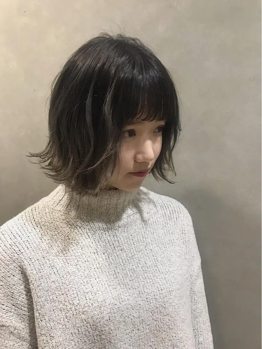 ショート カラー ヘアアレンジ グレージュ ヘアカラー lani ブリーチ /ダブルカラーのヘアスタイル