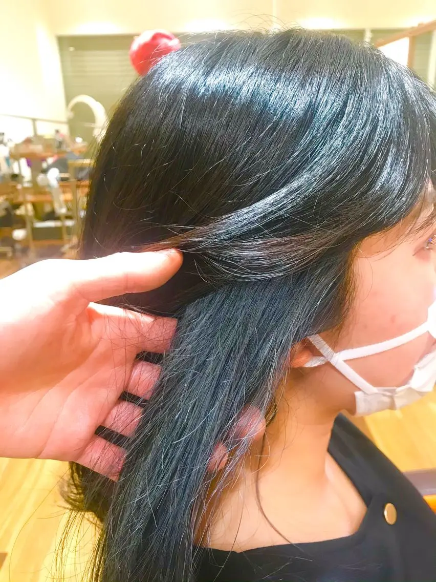 ミディアム カラー ブリーチ インナーカラー SEA BELLE YASUのヘアスタイル