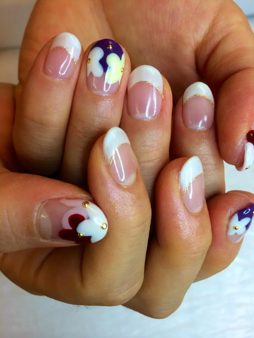 ネイル フレンチネイル Sunny side nailのネイルデザイン