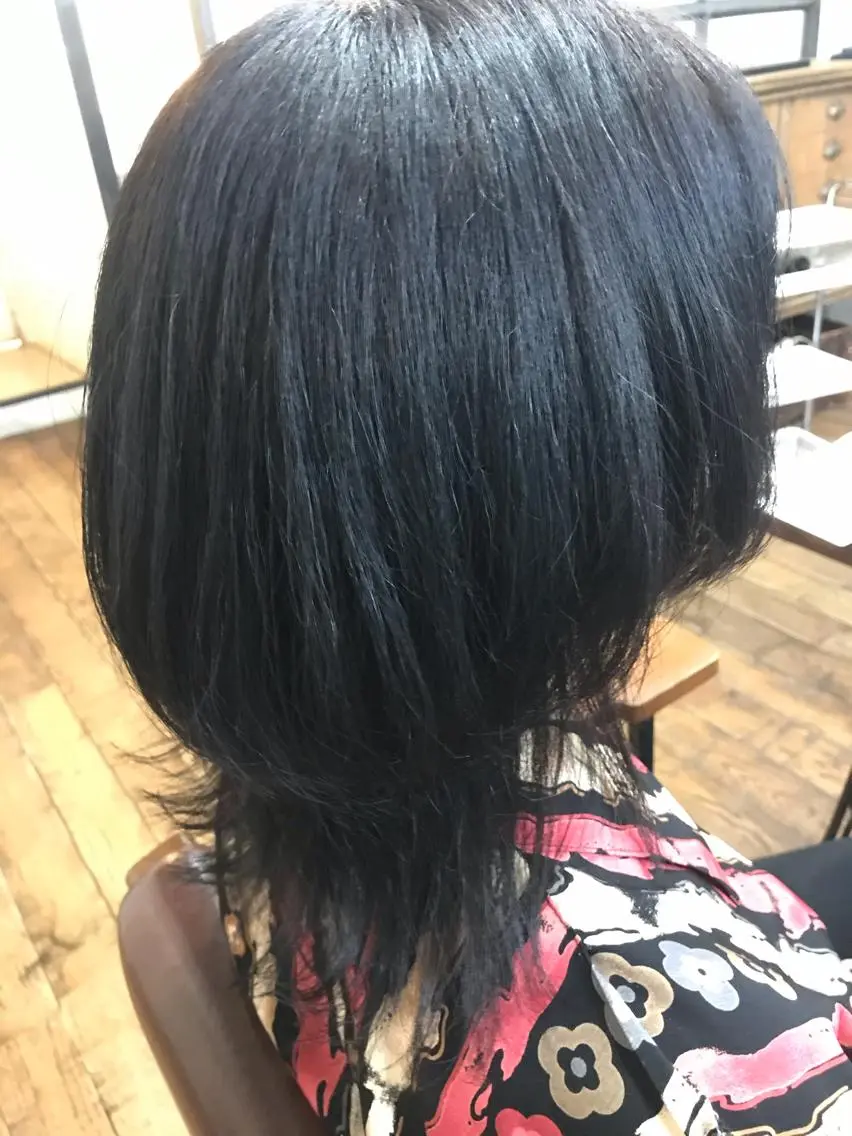 ミディアム ウルフカット 佐々木 千夏のヘアスタイル