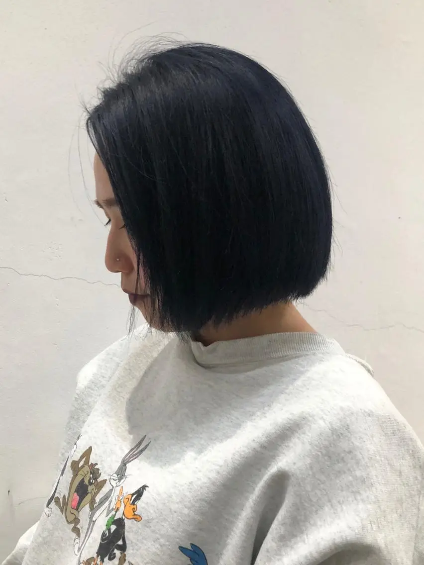 ミディアム カラー SOLA .のヘアスタイル