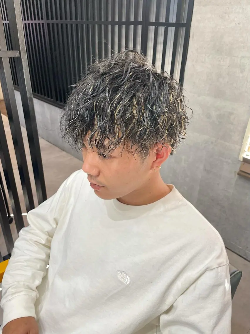 ショート カラー パーマ メンズ カット ヘアカラー トリートメント メンズパーマ特化 勝毛広貴のヘアスタイル