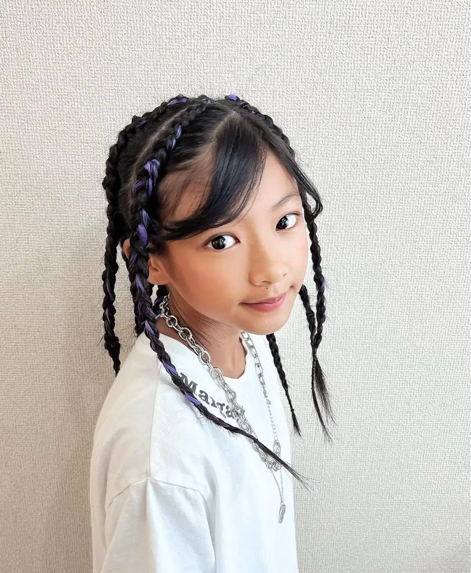 ミディアム カラー ヘアアレンジ キッズ un par unの眉毛・アイブロウイメージ
