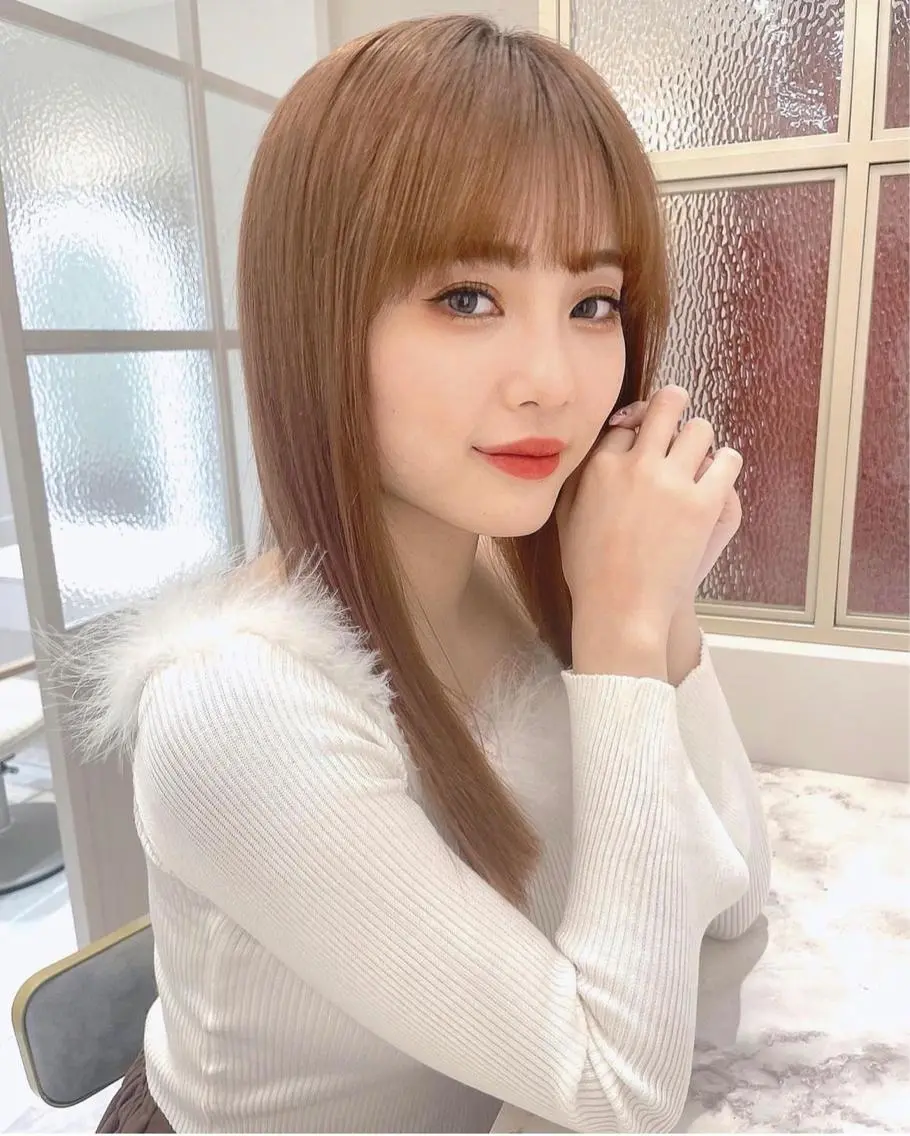 ロング ボブ エクステ 髪質改善 韓国風ヘア シースルーバング fuwari 美白ショコラカラーのヘアスタイル