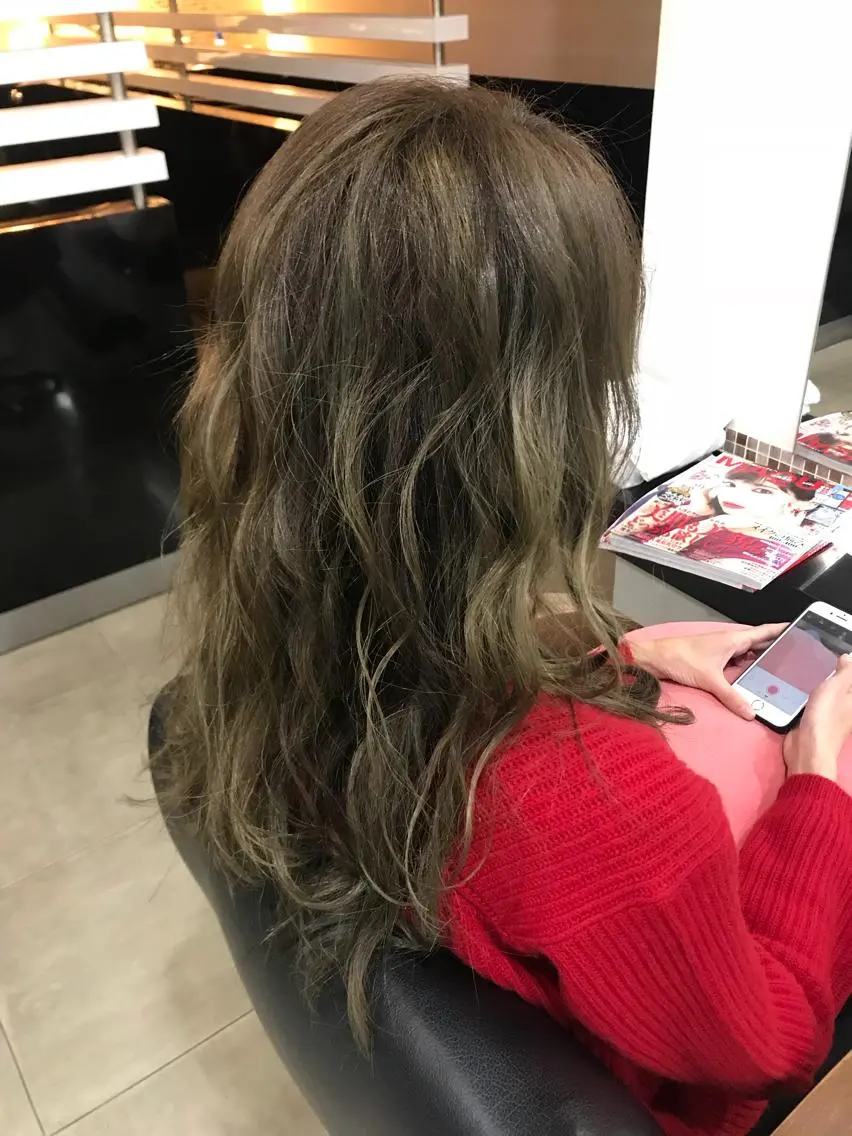 ロング カラー ヘアアレンジ ハイライトカラー ハイライト 烏山 達也のヘアスタイル