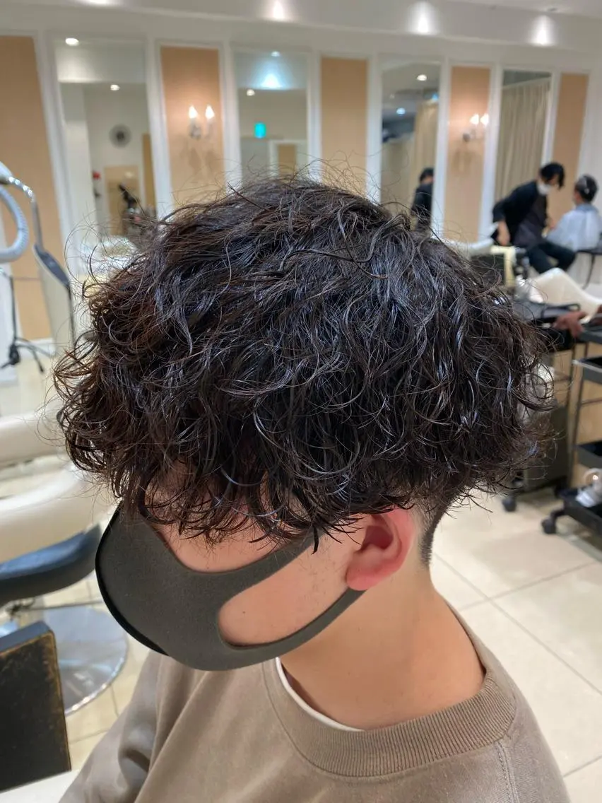 ショート パーマ メンズ カット パーマ メンズ特化型美容師 栗山勇人のヘアスタイル