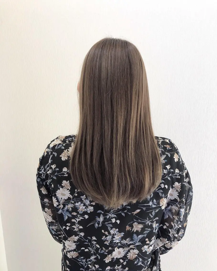 セミロング カラー ハイライトカラー ハイライト 白井 つづりのヘアスタイル