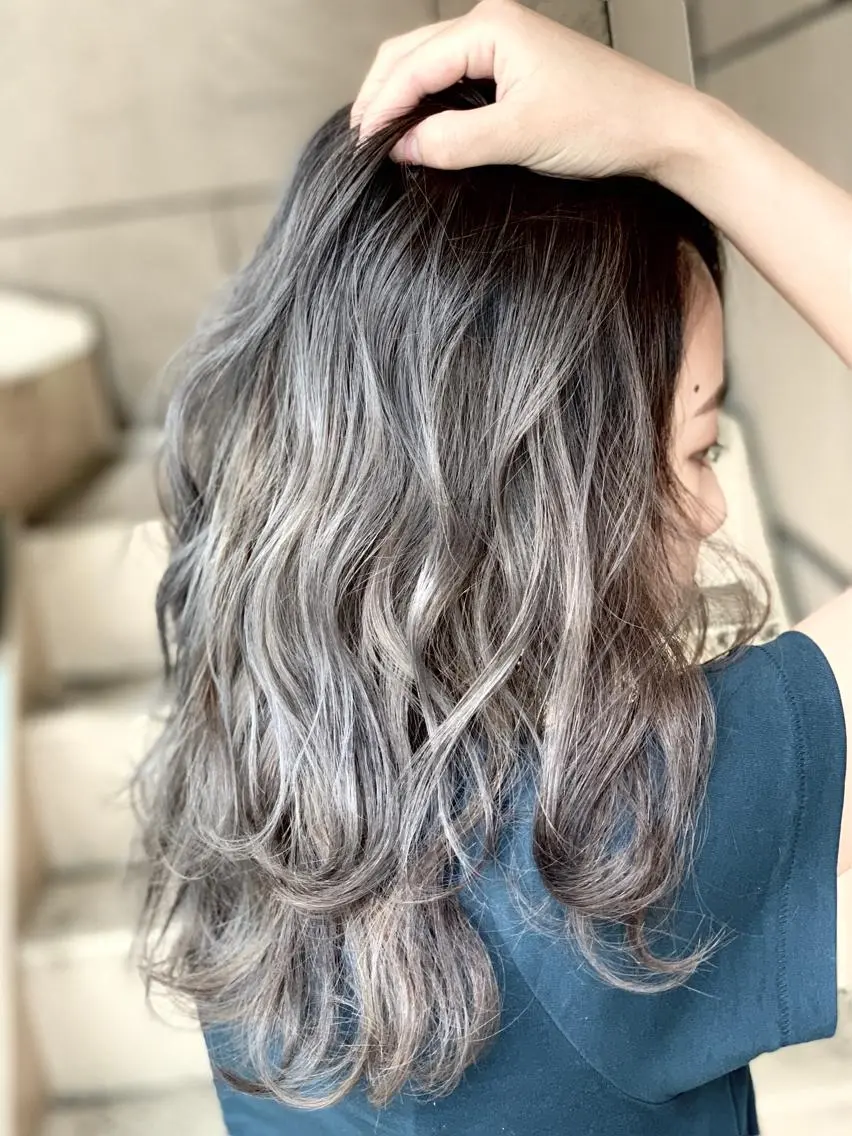 ロング カラー バレイヤージュ レイヤーカット ヘアカラー トリートメント レイヤー/ウルフ ハイトーンhiroのヘアスタイル