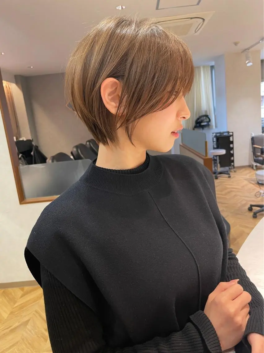 ショート カラー 木元 瑛✂︎ボブのヘアスタイル