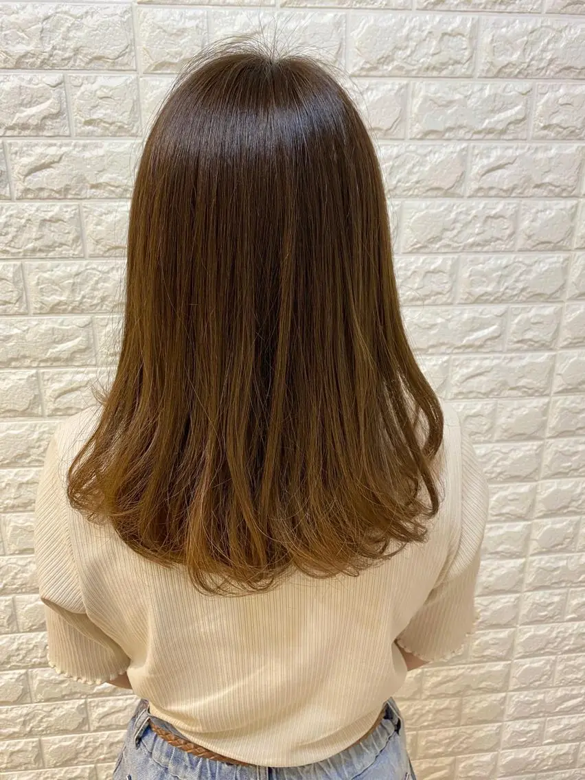 ロング カラー ベージュカラー ブリーチ イルミナカラー 金沢 広美のヘアスタイル