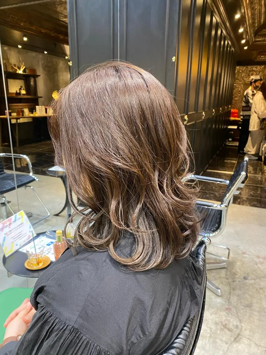 セミロング カラー ブラウンカラー 透明感カラー レイヤーカット カット ヘアカラー 透明感カラー🌿 グレージュ🐺陽介のヘアスタイル