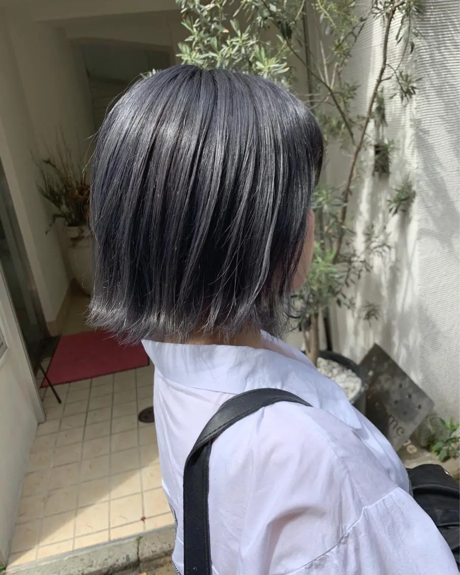 ミディアム レイヤーカット 西村あきやのヘアスタイル