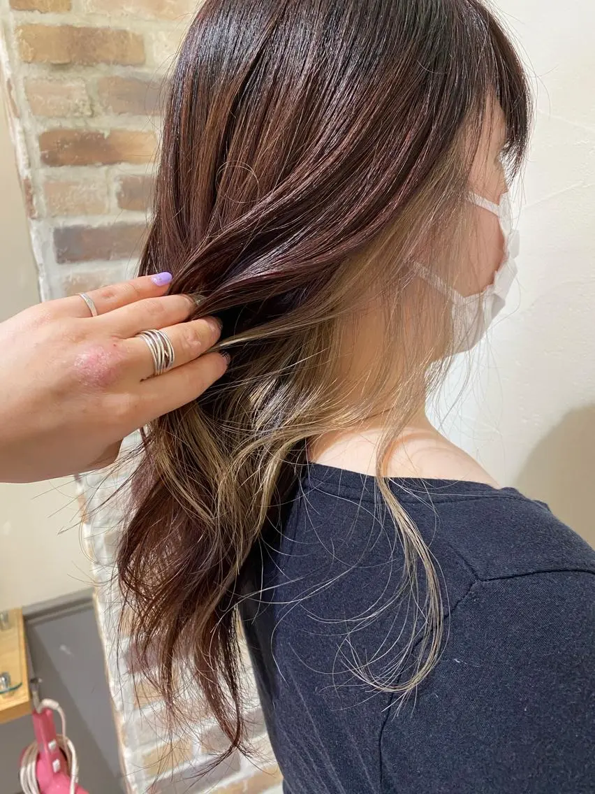 ロング カラー ベージュカラー ブラウンカラー インナーカラー ピンクカラー ピンクブラウン ✳︎SERA✳︎ 平日のみご案内の眉毛・アイブロウイメージ