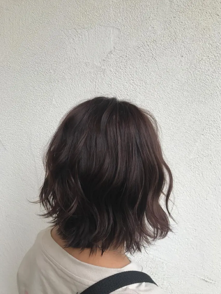 ミディアム カラー 山下 襟華のヘアスタイル