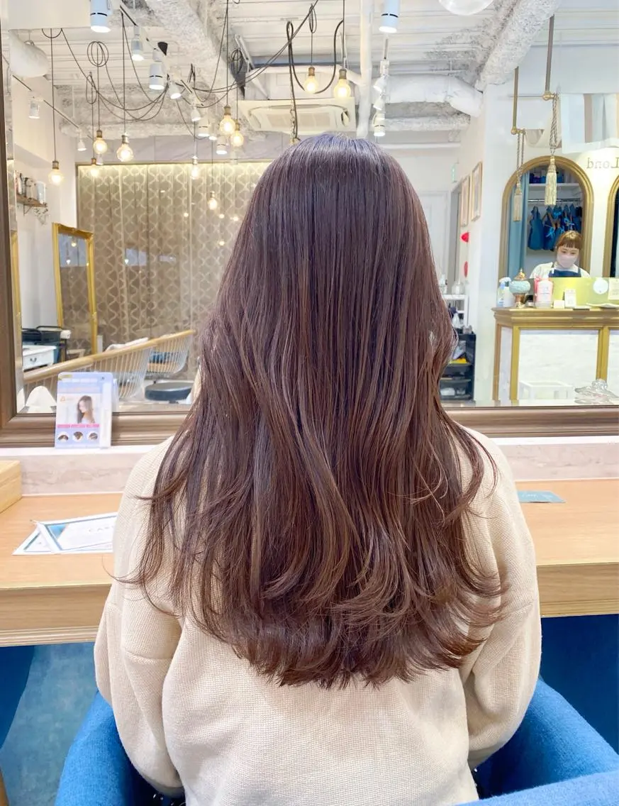 ミディアム カット ヘアカラー トリートメント レイヤーカット /透明感カラー西田のヘアスタイル