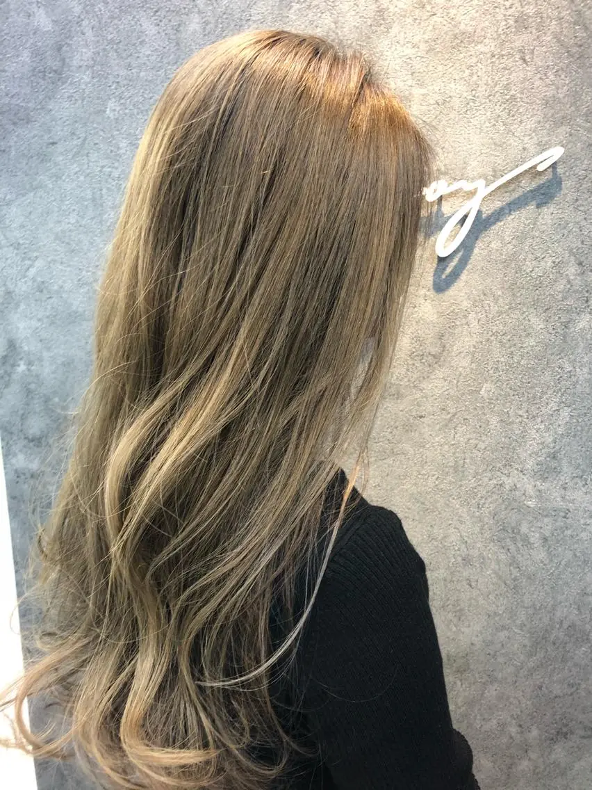 ロング Noyヨシモト ヒロトのヘアスタイル