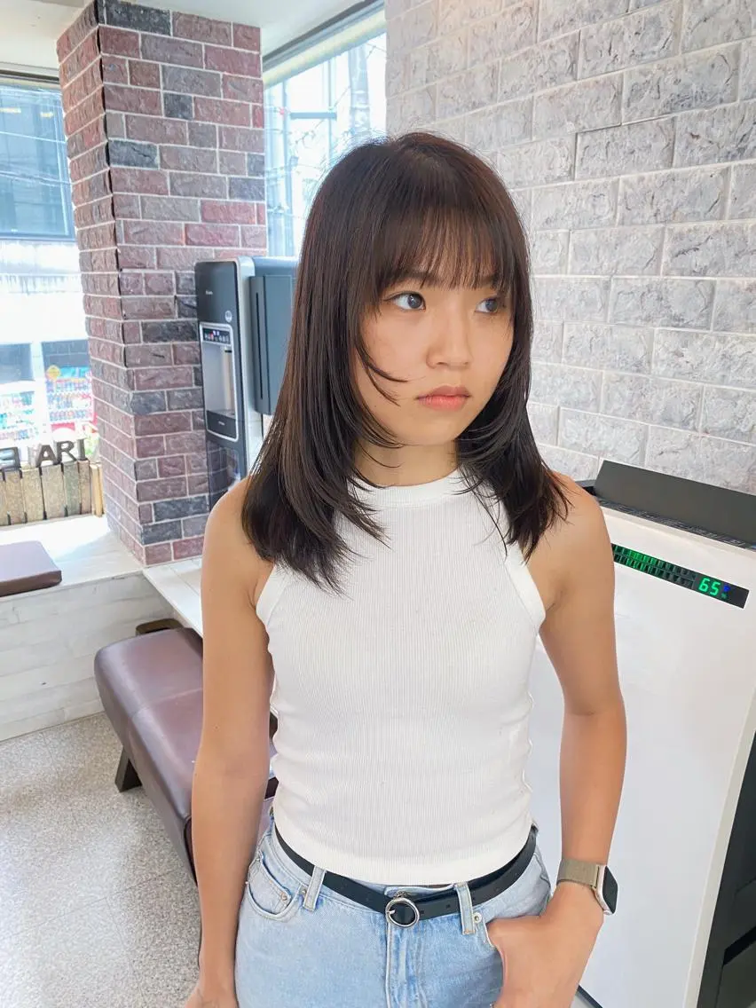 ミディアム カラー ミディアムパーマ デザインカラー グレージュ ハイライトカラー ハイトーンカラー カット ヘアカラー トリートメント レイヤーウルフ エクステ磯部のヘアスタイル