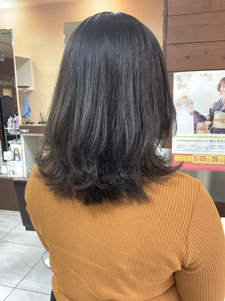 ミディアム レイヤー/艶髪カラー 森本くるみのヘアスタイル