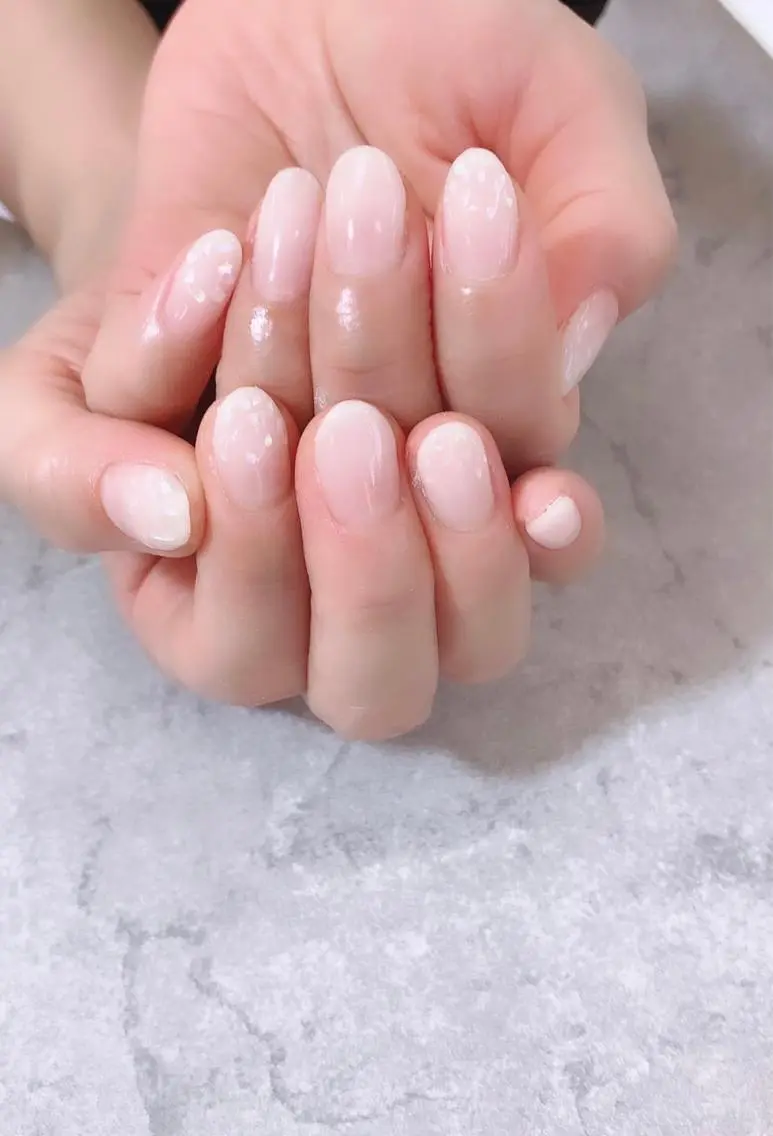 ネイル グラデーション 夏ネイル ホワイト FASTNAIL PLUS 新宿店のネイルデザイン