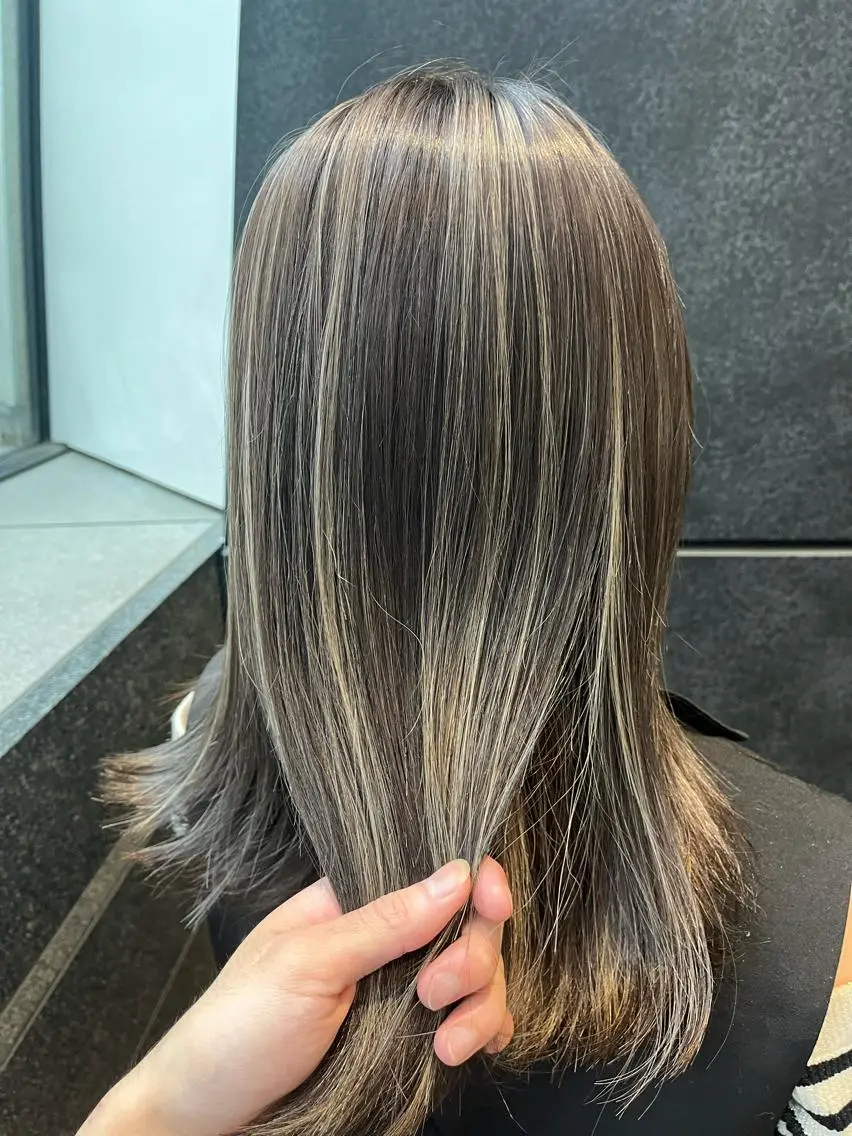 セミロング カット ヘアカラー メンズパーマ 工藤勇也のヘアスタイル