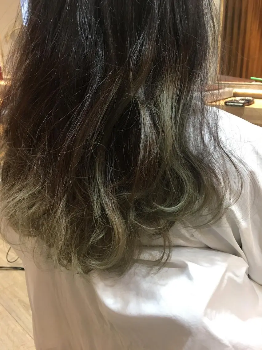 ロング ヘアカラー 末石 智のヘアスタイル
