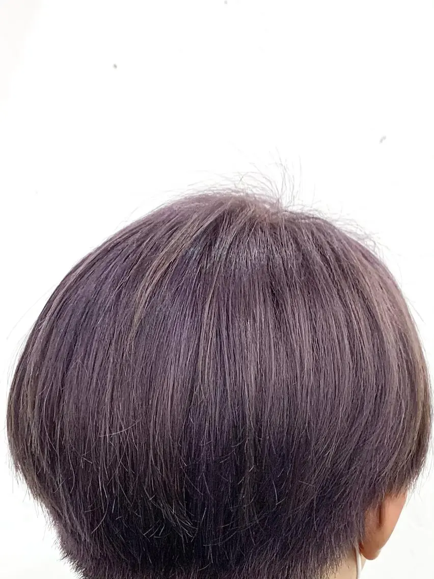 ショート レイヤー ハイトーン 暖色⭐︎KANAKOのヘアスタイル