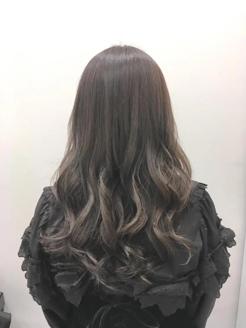 ロング カラー グレージュ ヘアカラー トリートメント ヘアセット yoshi ☆のヘアスタイル