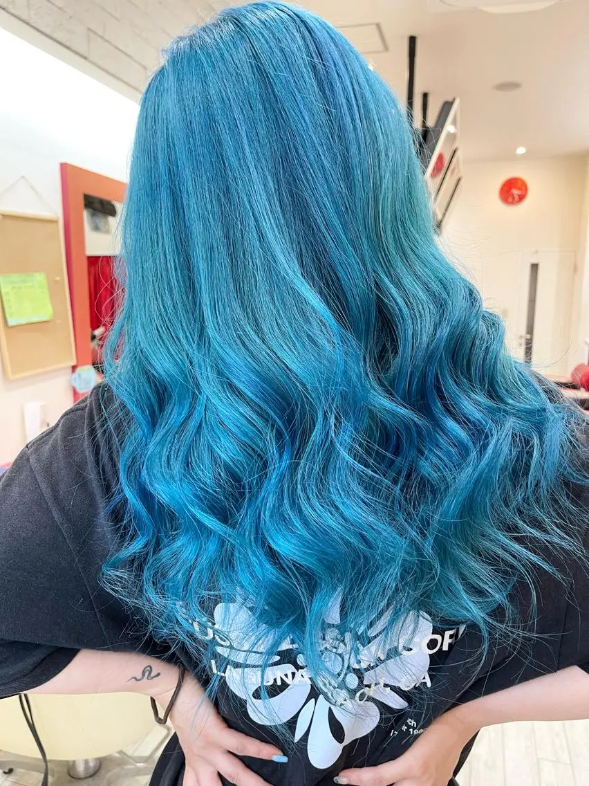 カラー ブルーカラー ヘアカラー トリートメント かずくん🦩名古屋 ハイトーン/レイヤーのヘアスタイル