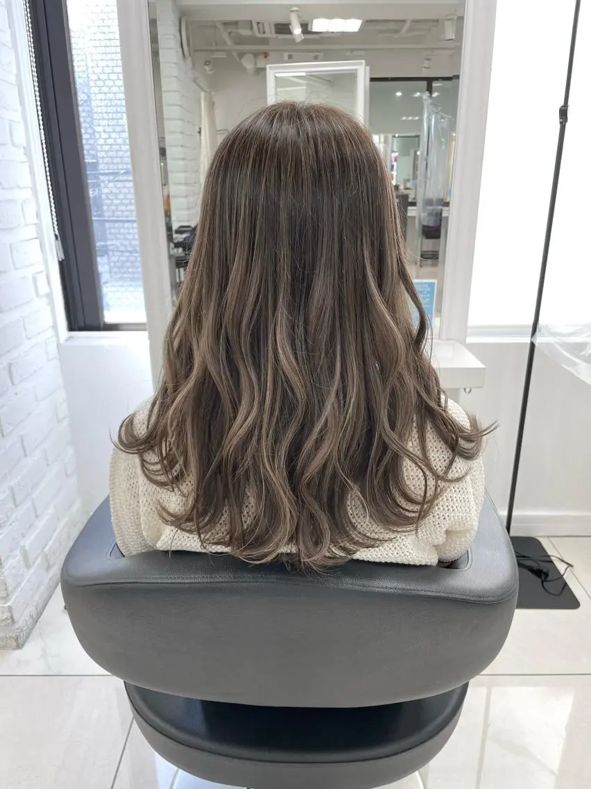 ロング カラー ベージュカラー 透明感カラー ハイライトカラー イルミナカラー ハイライト カット ヘアカラー トリートメント 【髪質改善】 kasumi🌷🌷のヘアスタイル