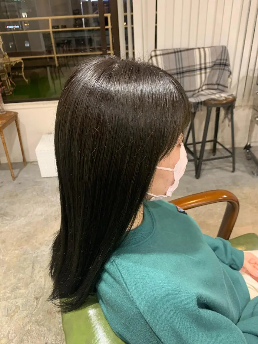 セミロング カラー グレージュ オリーブグレージュ オリーブグレー ヘアカラー トリートメント ヘアセット 金子 廉のヘアスタイル
